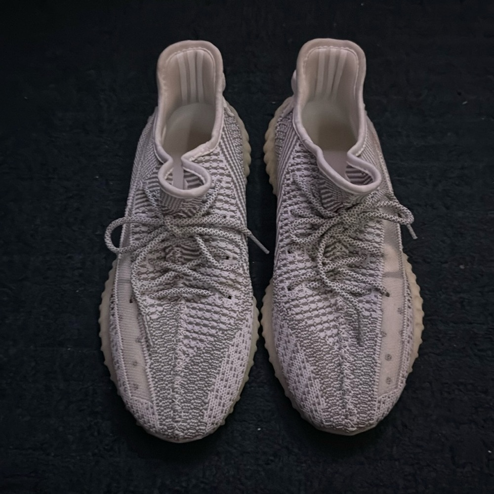 Yeezy 350 v2 static